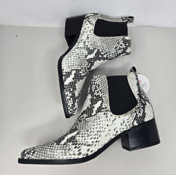 Blondo Emelia Waterproof Boots Sz 7M Snake Skin Embossed Cowgirl Inspired Casual - Picture 5 of 9